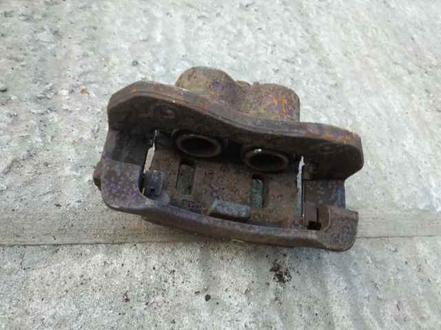 Zacisk hamulcowy przedni prawy 581303E300 HYUNDAI