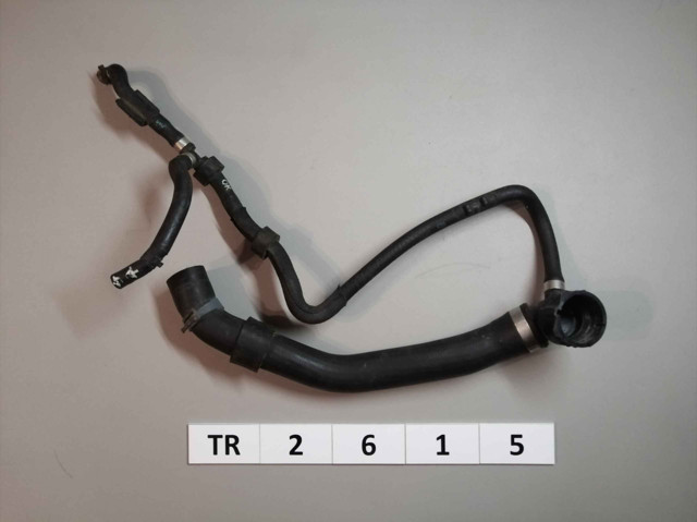 Przewód (króciec) chłodnicy górny Audi A3 8VS, 8VM