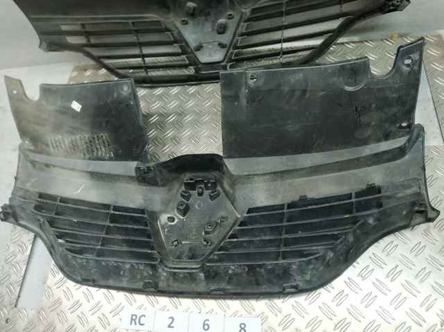 Atrapa chłodnicy Renault LOGAN 2 L52