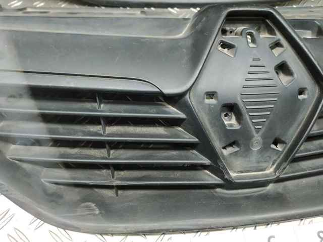 Atrapa chłodnicy Renault LOGAN 2 L52