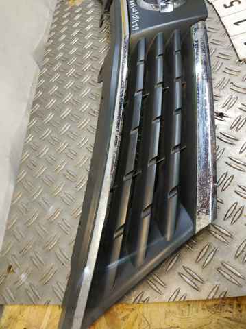 Atrapa chłodnicy Nissan Tiida SC11X