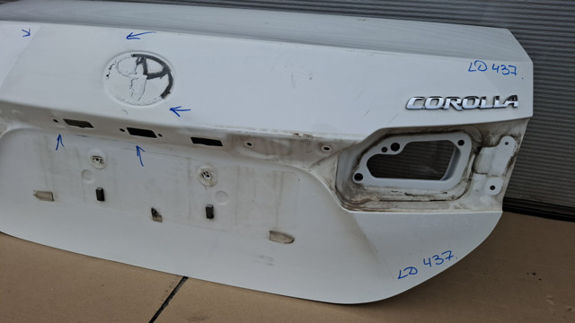 Klapa bagażnika do Toyota Corolla E18