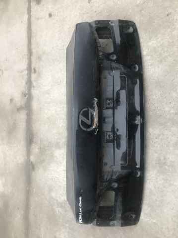 Klapa bagażnika Lexus IS E2