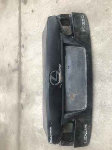 Klapa bagażnika Lexus IS E2