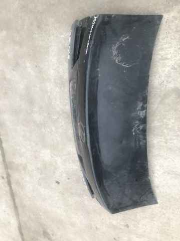 Klapa bagażnika Lexus IS E2