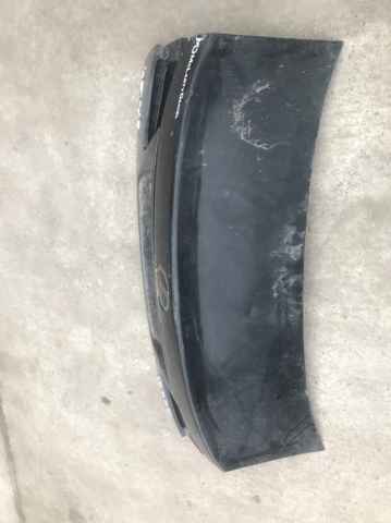 Klapa bagażnika Lexus IS E2