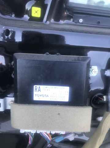 Drzwi tylne prawe Lexus LS UCF30