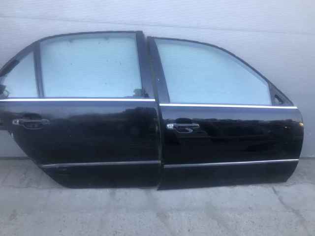 Drzwi tylne prawe Lexus LS UCF30