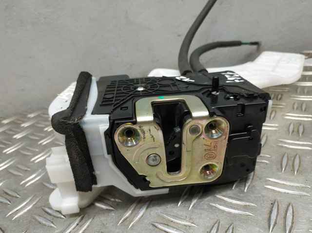 Zamek drzwi tylnych lewych Hyundai Ix35 LM