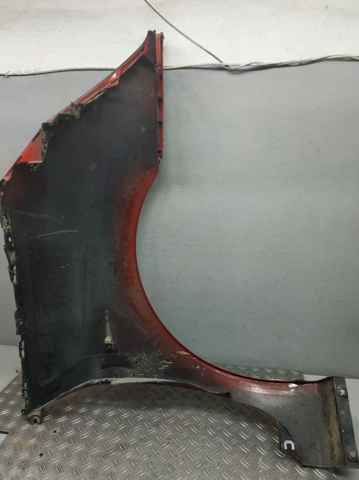 Błotnik przedni lewy 8200155750 RENAULT