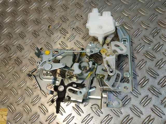 Zamek drzwi bocznych przesuwnych 8200766631 RENAULT
