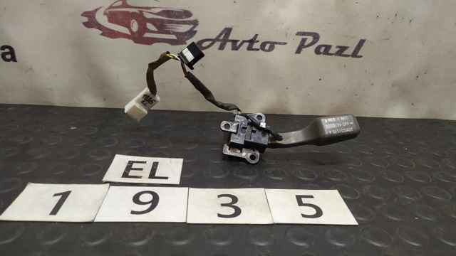 Wahacz zawieszenia przedniego dolny lewy 8463050060 TOYOTA