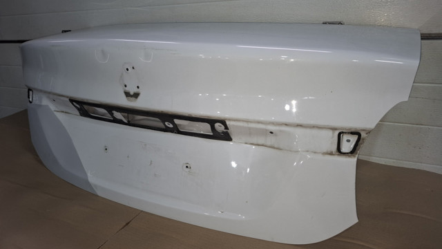 Klapa bagażnika Renault LOGAN 2 L52