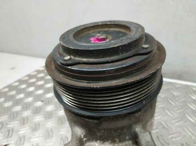 Sprężarka klimatyzacji 926005211R RENAULT