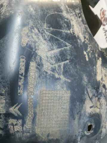 Nadkole błotnika przedniego prawe 9676736880 PEUGEOT