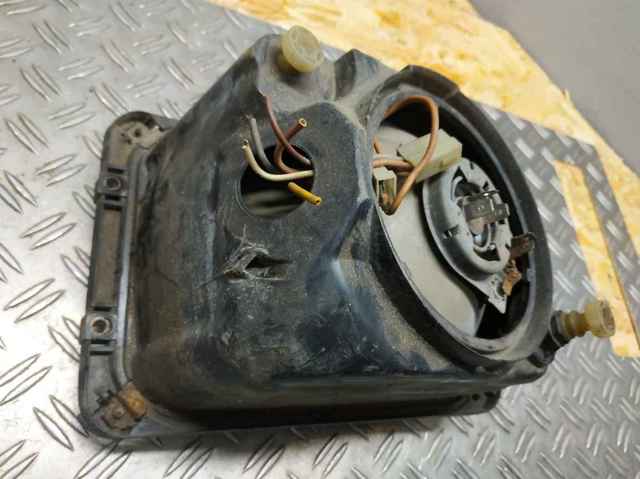 Reflektor prawy A0008209261 MERCEDES