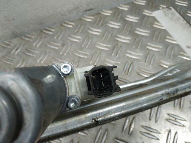 Mechanizm podnoszenia szyby drzwi przednich prawych BK31V23200BF FORD