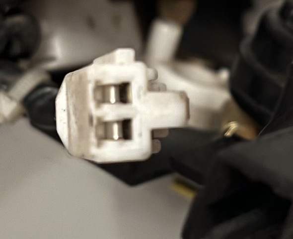 Zamek klapy bagażnika (3/5 drzwi tylnych) Mazda 3 BK12