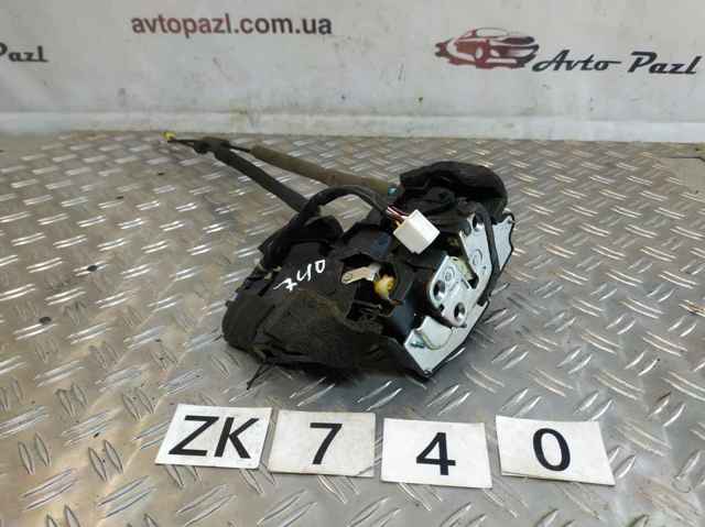 Zamek drzwi tylnych prawych EH1472310E MAZDA