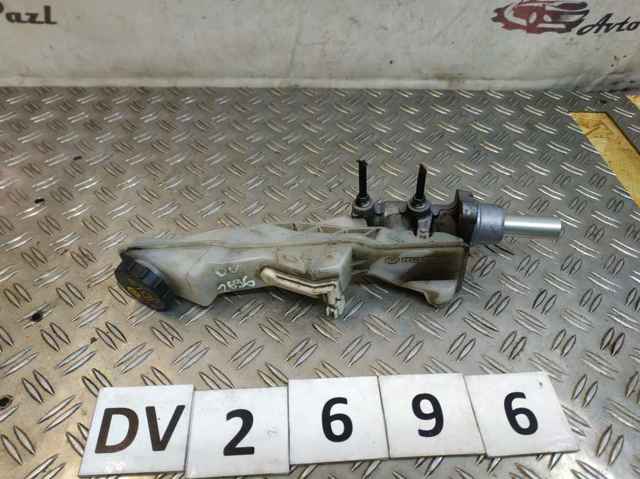 Główny cylinder hamulców KDY34340Z MAZDA