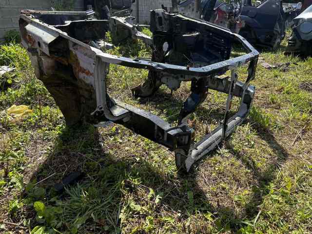 Osłona chłodnicy kompletna (panel mocowania reflektorów) Mitsubishi Outlander 1 CU