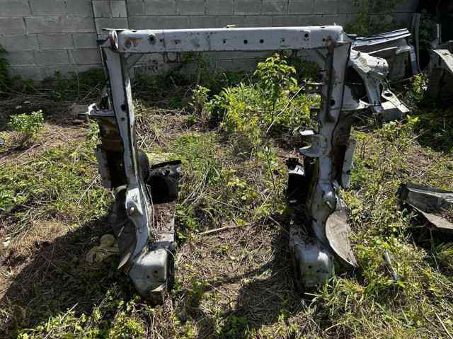 Osłona chłodnicy kompletna (panel mocowania reflektorów) Mitsubishi Outlander 1 CU