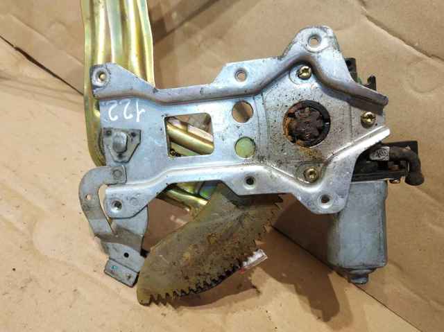 Mechanizm podnoszenia szyby drzwi przednich prawych MR144524 MITSUBISHI
