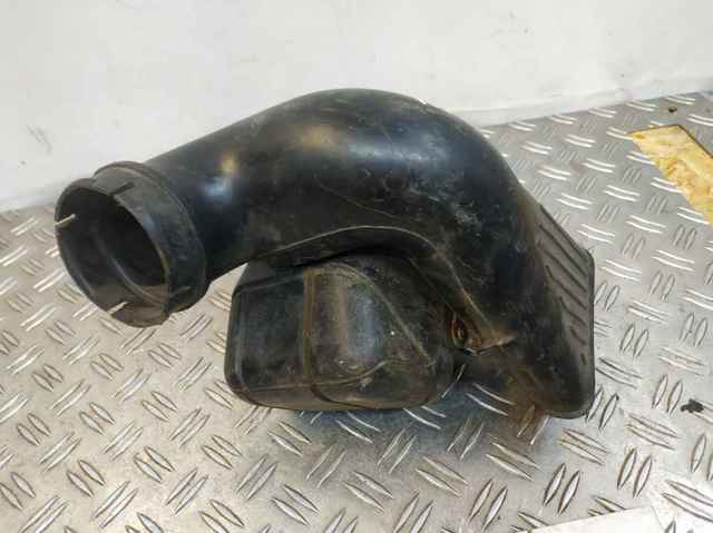 Wlot powietrza do filtra powietrza Mitsubishi Pajero K90