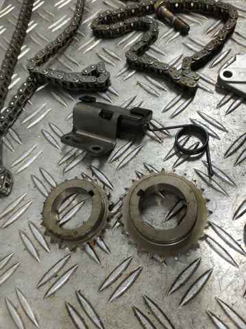 Łańcuch rozrządu PE0112201 MAZDA