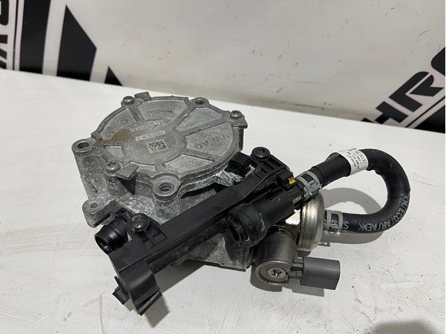 Pompa podciśnienia Audi A4 8W2, 8WC