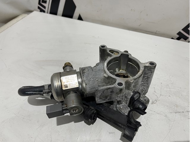 Pompa podciśnienia Audi A4 8W2, 8WC