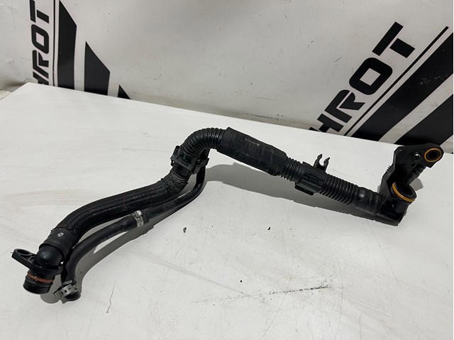 Króciec wentylacji kadłuba (separatora oleju) Audi Q5 FYB, FYG