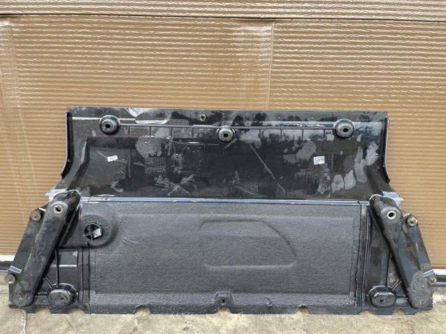 Osłona silnika przednia 8W0863821B VAG