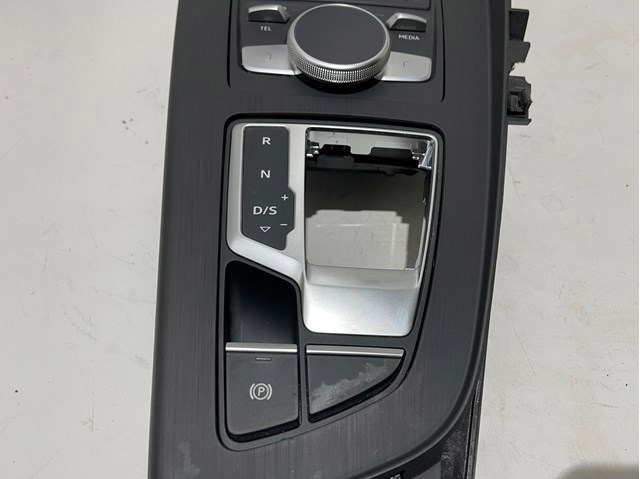 8W1713111C VAG