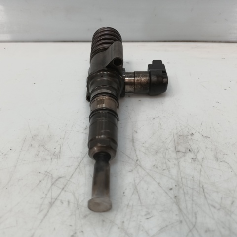 Wtryskiwacz paliwa 000130073SX VAG