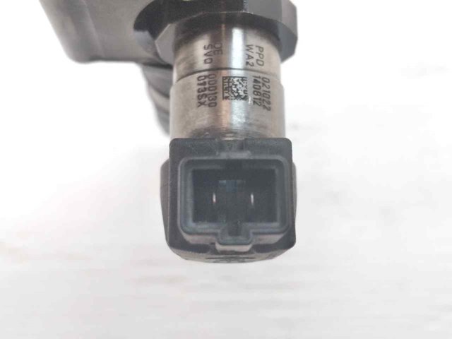 Wtryskiwacz paliwa 000130073SX VAG
