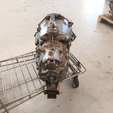 Mechaniczna skrzynia biegów w komplecie 000300043A VAG