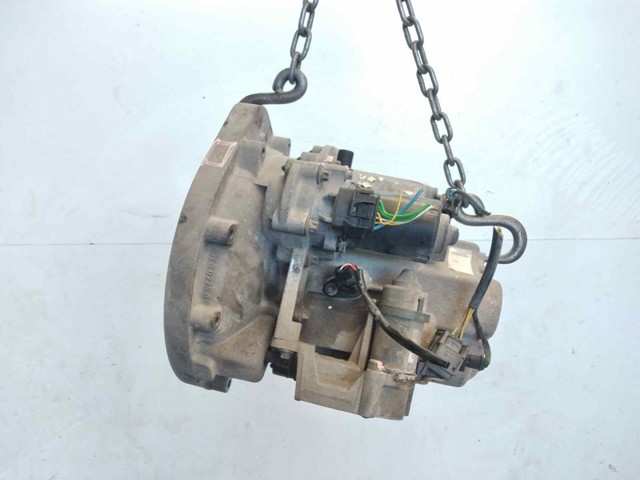 Mechaniczna skrzynia biegów w komplecie 0003202V015 MERCEDES