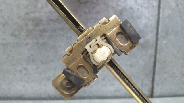 Mechanizm podnoszenia szyby drzwi przednich prawych Fiat Tempra 159