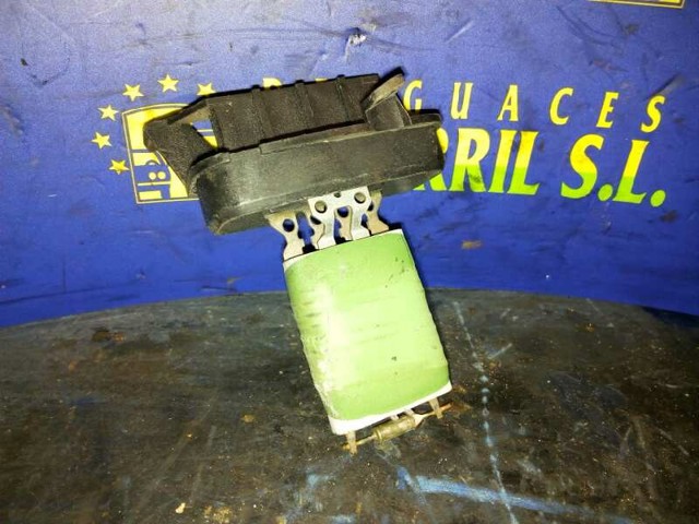 Rezystor wentylatora nagrzewnicy (ogrzewacza kabiny) 0018212560 MERCEDES