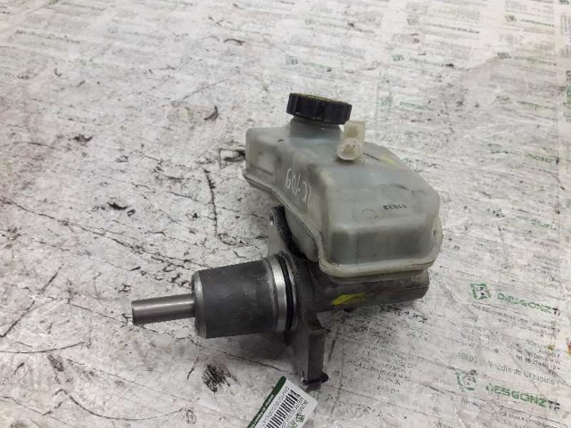 Zbiorniczek głównego cylindra hamulcowego (płynu hamulcowego) 0024314502 MERCEDES