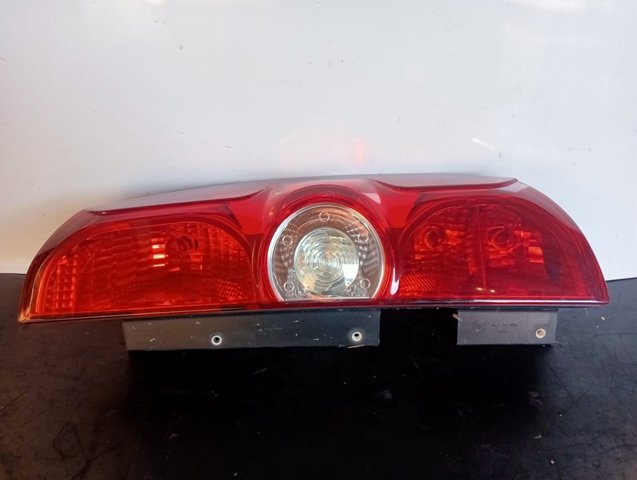 Lampa zespolona tylna prawa 00518106730 FIAT