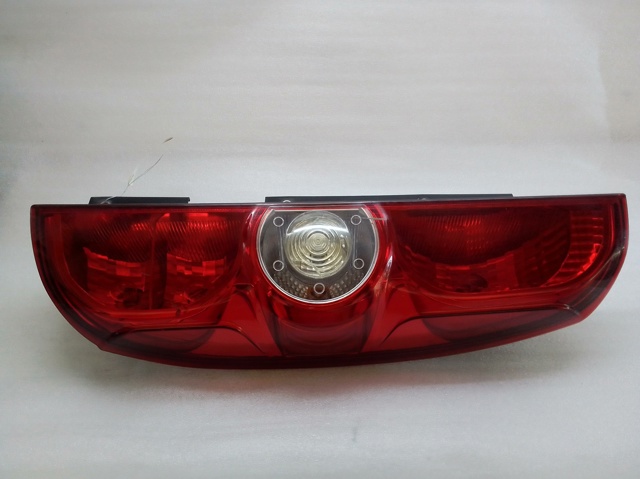 Lampa zespolona tylna prawa 00518106730 FIAT