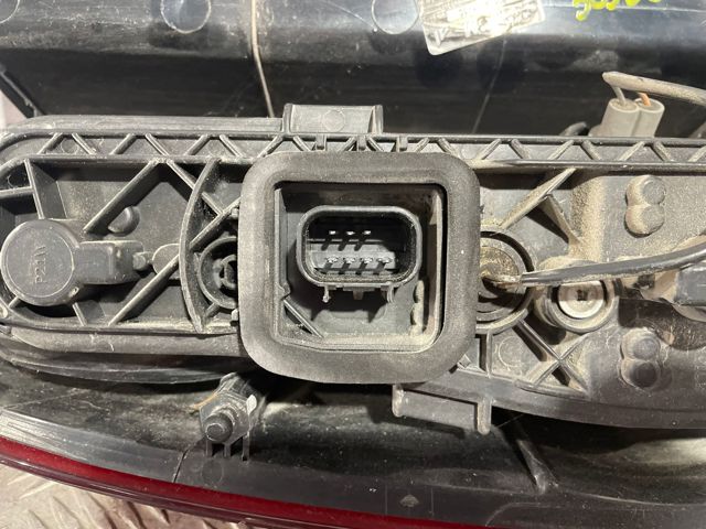 Lampa zespolona tylna prawa 00519248430 OPEL