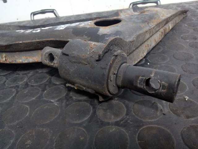 Wahacz zawieszenia przedniego dolny prawy Fiat Croma 1 154