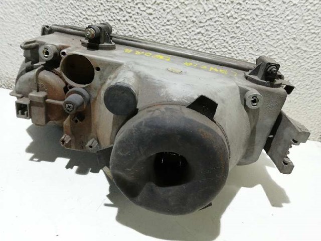 Reflektor prawy Lancia Dedra 835