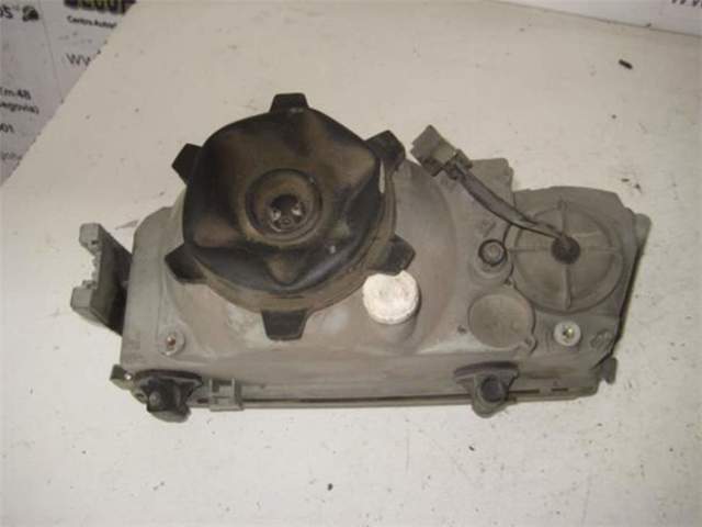 Reflektor prawy Lancia Dedra 835