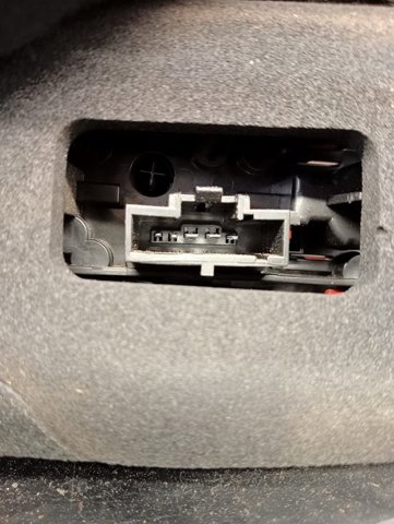 Lampa zespolona tylna lewa 00946601LI PEUGEOT