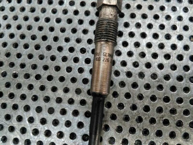 Świeca żarowa 0100226227 VAG