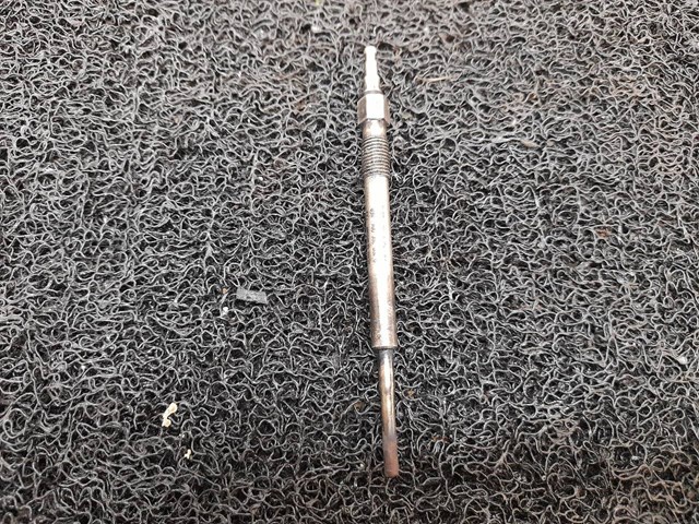 Świeca żarowa 0100266004 VAG